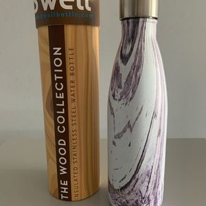 Swell water bottle